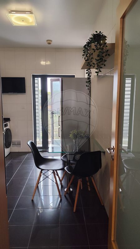 e6efe15f-260e-4cb2-80d1-2e25e3508c5b