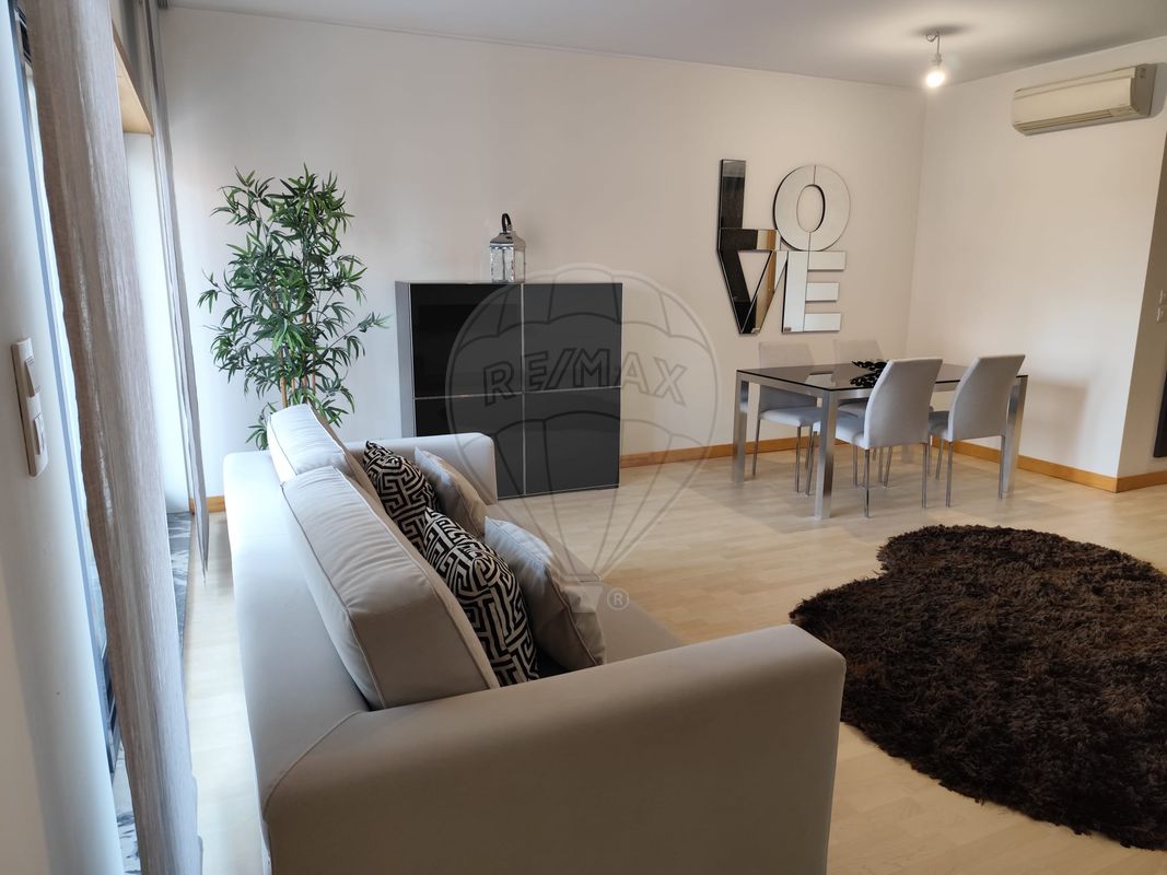 f051987e-8c87-4f26-81ef-c8beec8e87f9