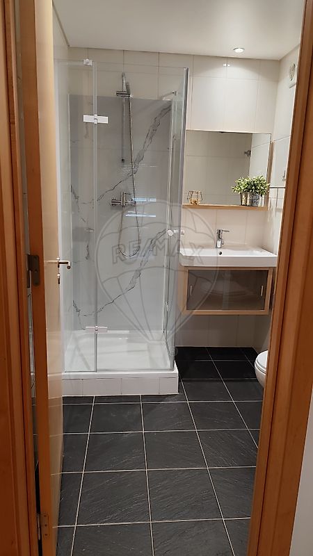 f9229145-d568-4efe-ad73-bb185ef37ff3