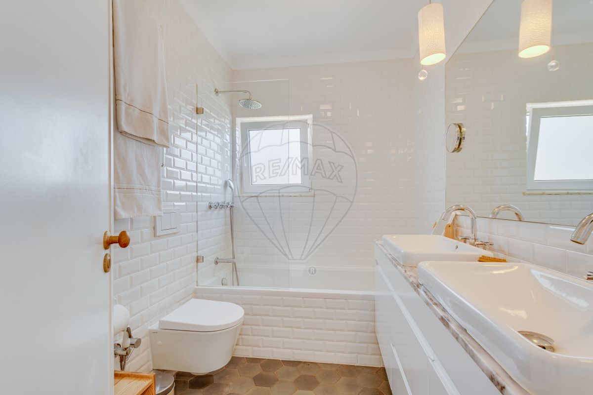 13d62acb-f966-4103-ad25-8011fa2f26b7