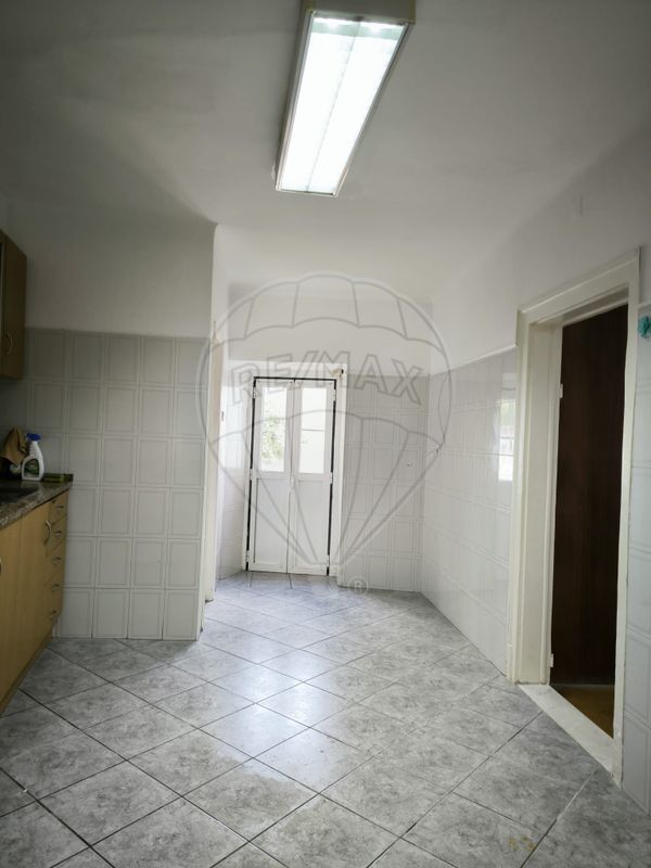 2dcc1baf-16e8-419f-9a3b-5047df4f03e4