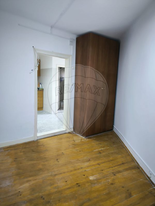 a864d6f7-a923-4121-943d-8b298e0d5f7c