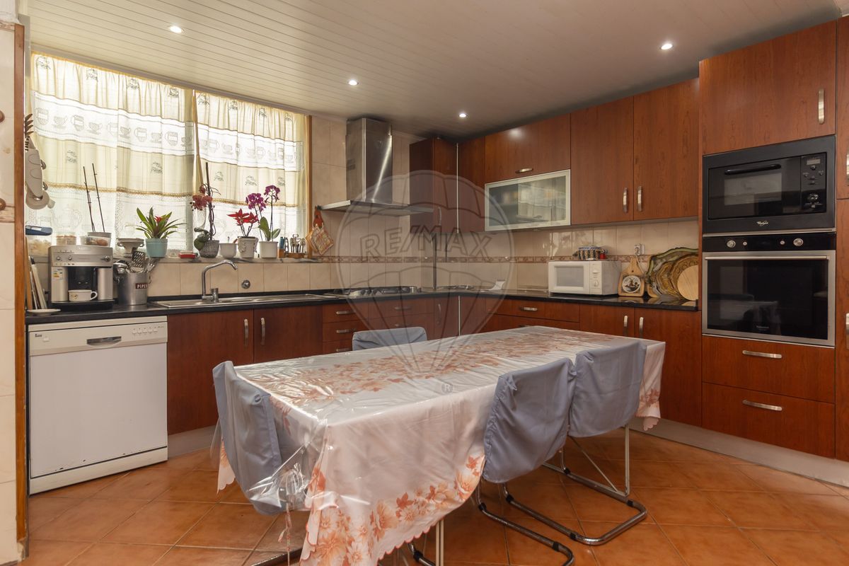 e2665db6-0242-44cc-820f-f02e54a04467