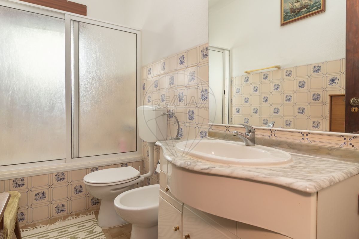 e805d334-9625-4f27-b345-84063c996e01